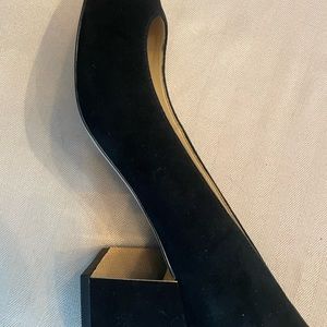 Like new Talbots 8.5 suede heels